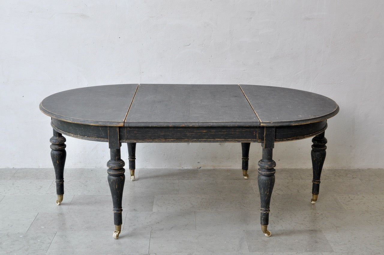 19th c. Dining Table