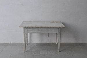 Gustavian Table