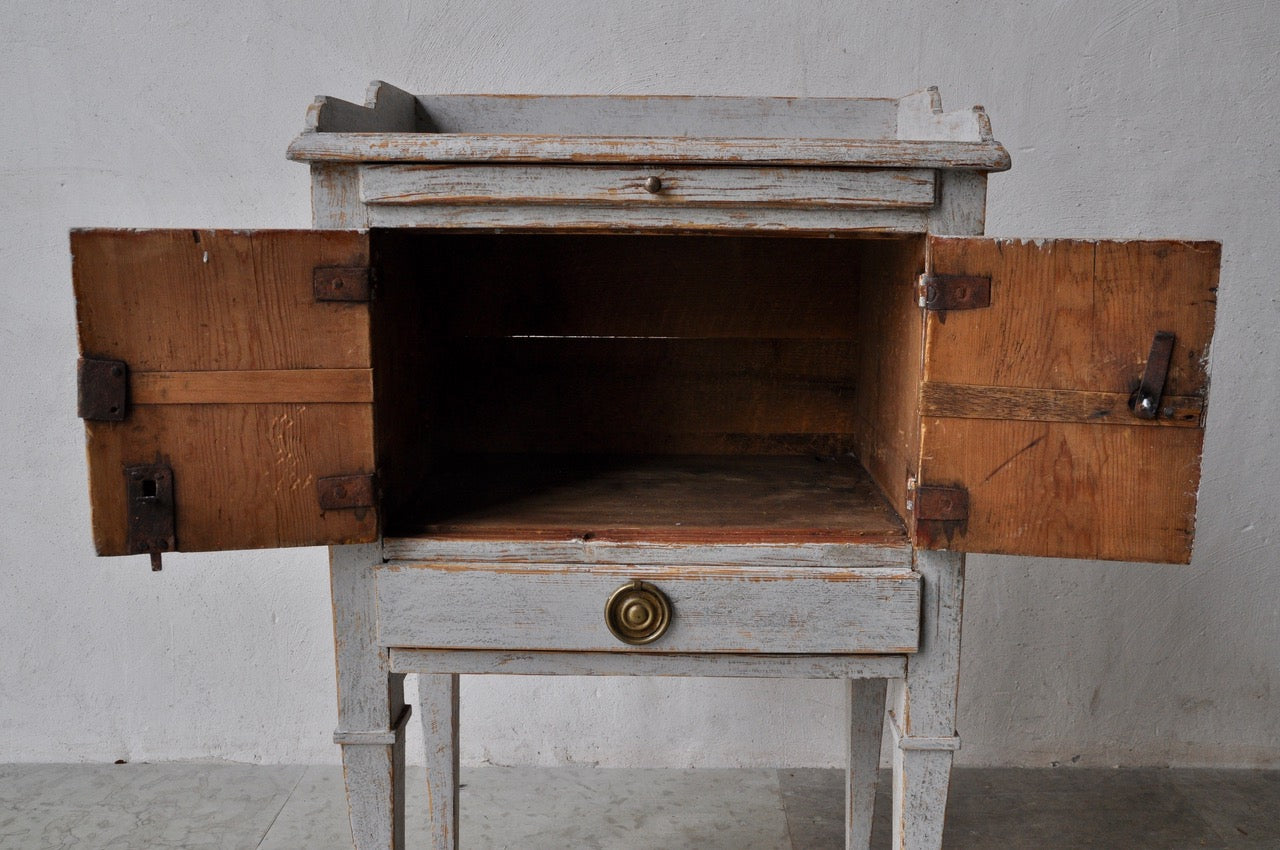 Gustavian Nightstand c1790