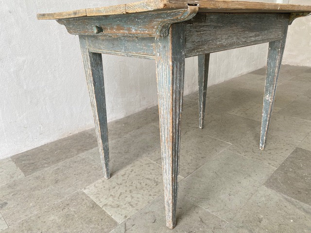 Gustavian Table